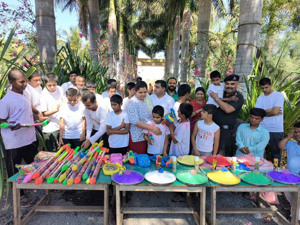 Samprat Institute, the Lieutenant Colonel celebrated Holi with disabled orphans, making the festival inspiring.